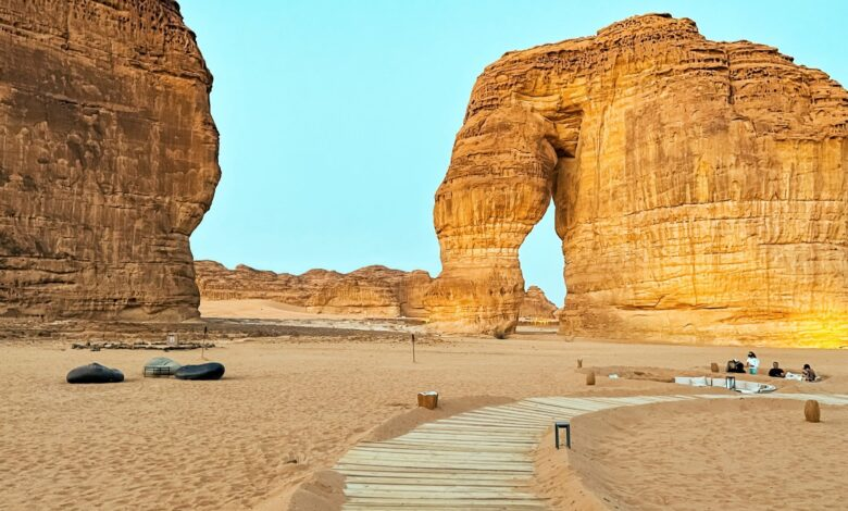 جبل الفيل في العلا - صخرة فيل ضخمة - منظر طبيعي خلاب